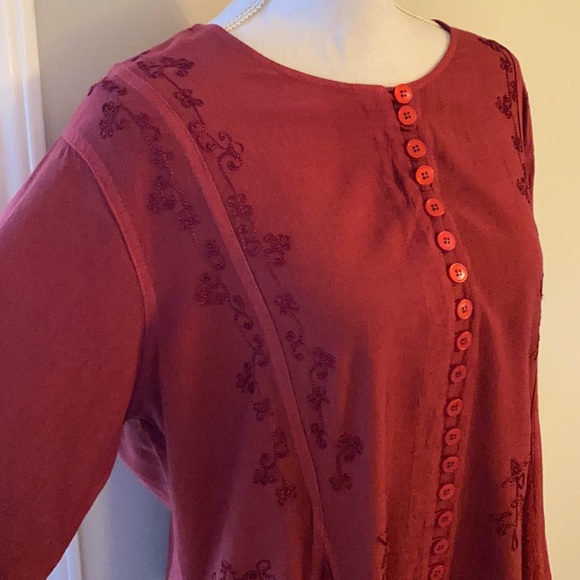 Vintage • Maroon Embroidered Peasant Top - Picture 6 of 12